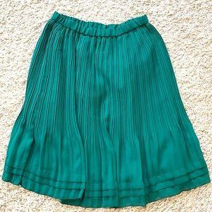 Green Stretch Waist Pleated Skirt